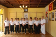 Ông Chủ tịch Liên đoàn và võ sư Nguyễn Ngọc Nội cùng các thành viên thi lấy Dan của Liên đoàn trước khi vào thi